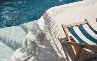 Piscinas prefabricadas enterradas vs. Piscinas de obra